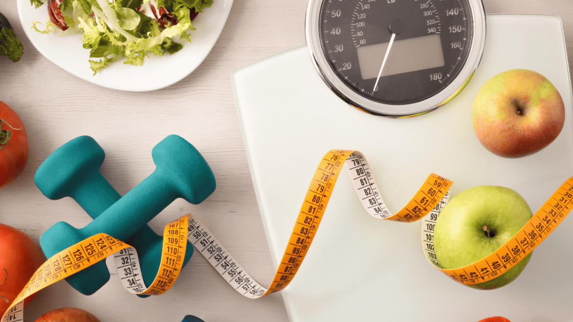 voeding en weegschaal bij sporten